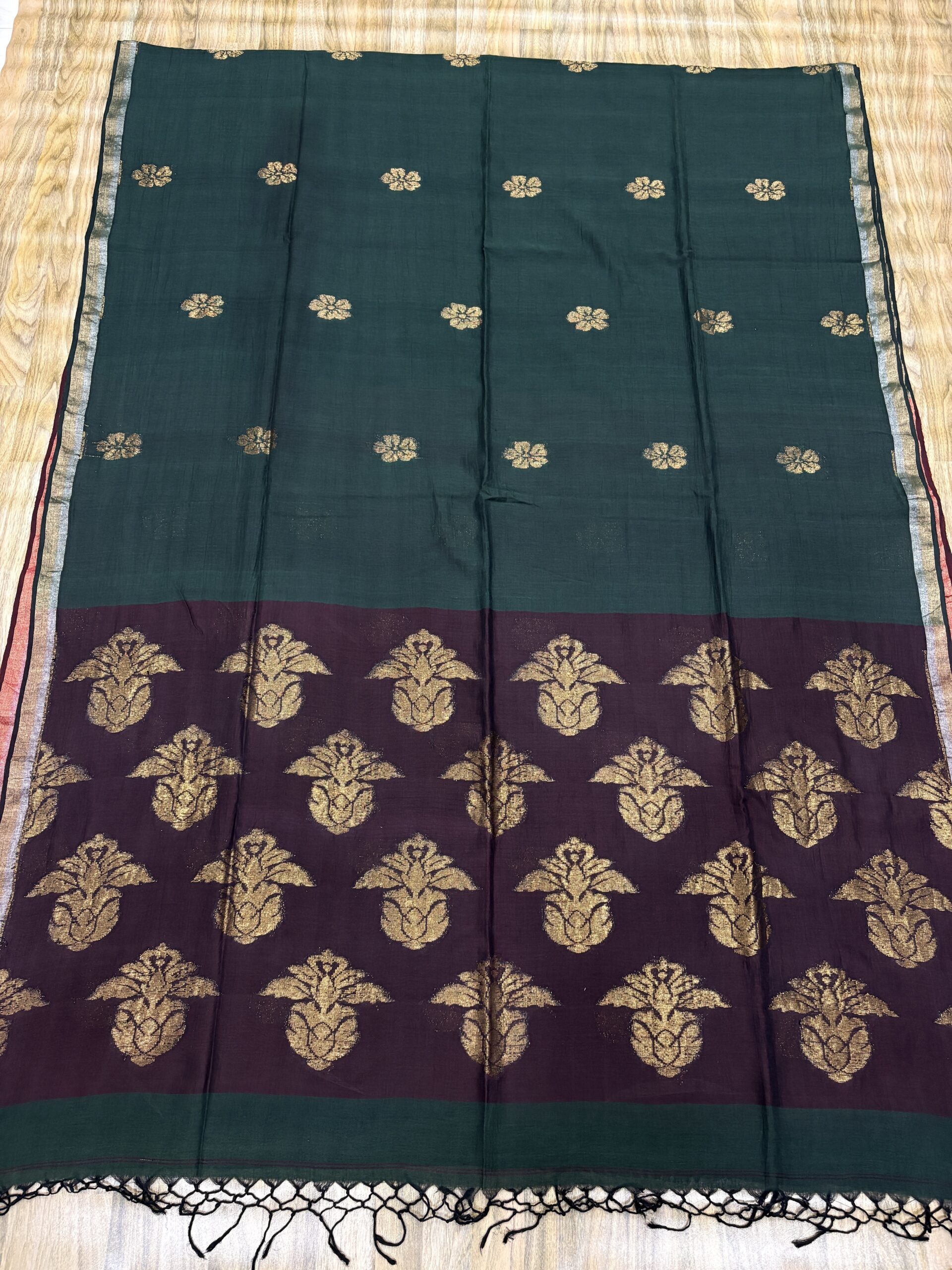 Dark Bottle Green Handloom Cotton Khadi Jamdani Saree - Image 5