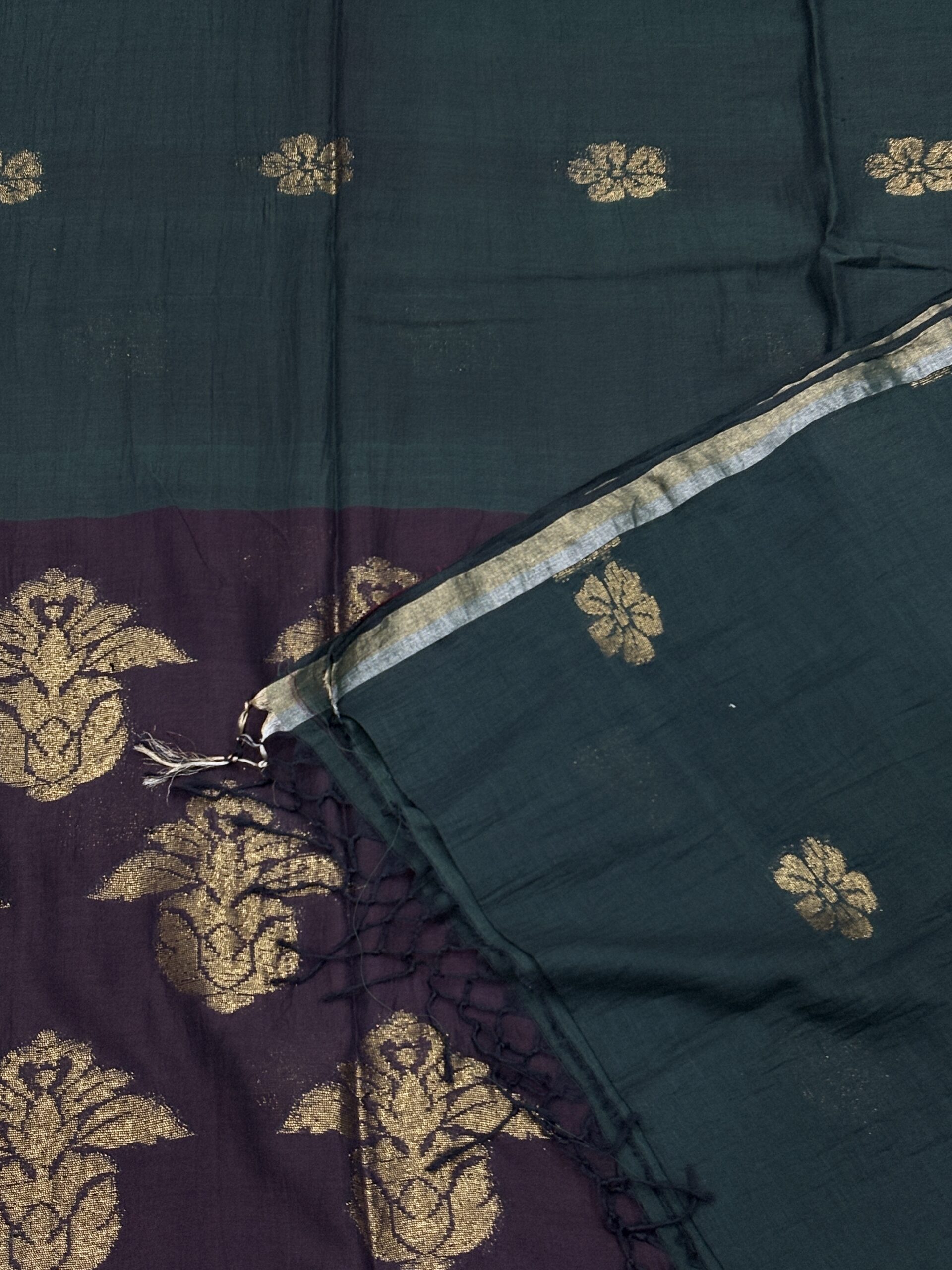 Dark Bottle Green Handloom Cotton Khadi Jamdani Saree - Image 3