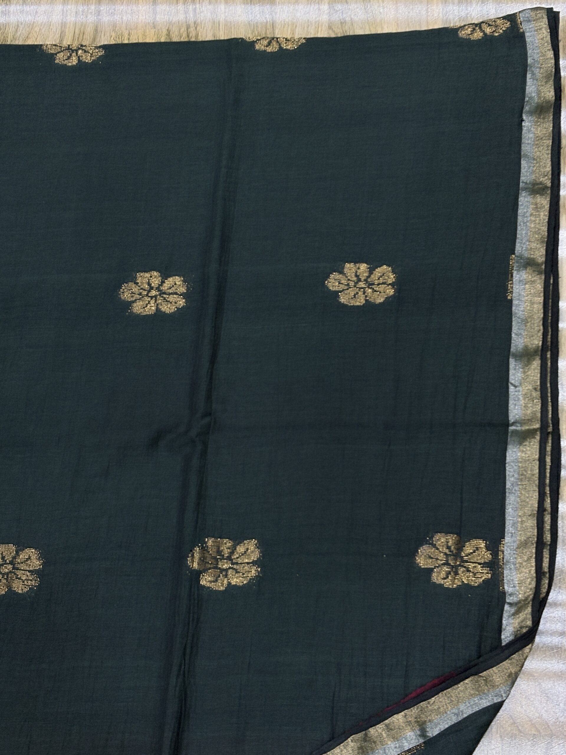 Dark Bottle Green Handloom Cotton Khadi Jamdani Saree - Image 2