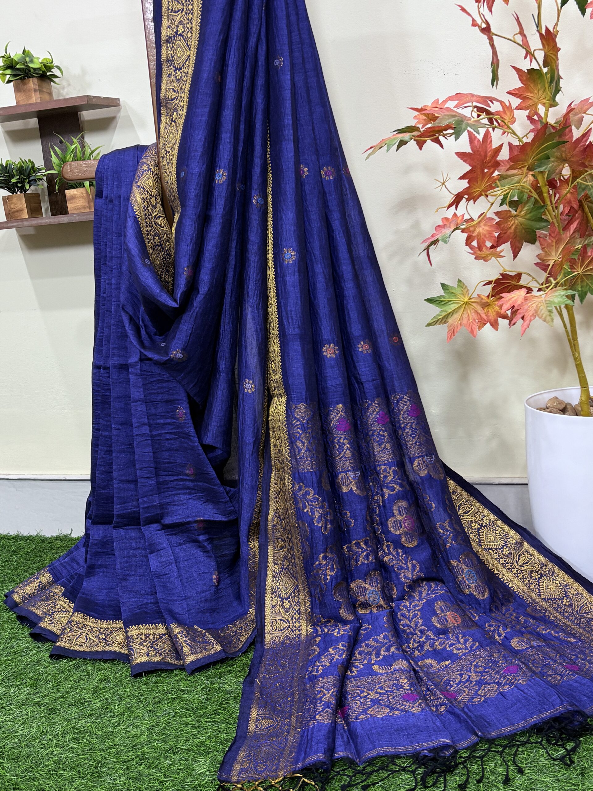 Navy Blue Floral Mina Buta Organic Linen Jamdani Saree - Image 2
