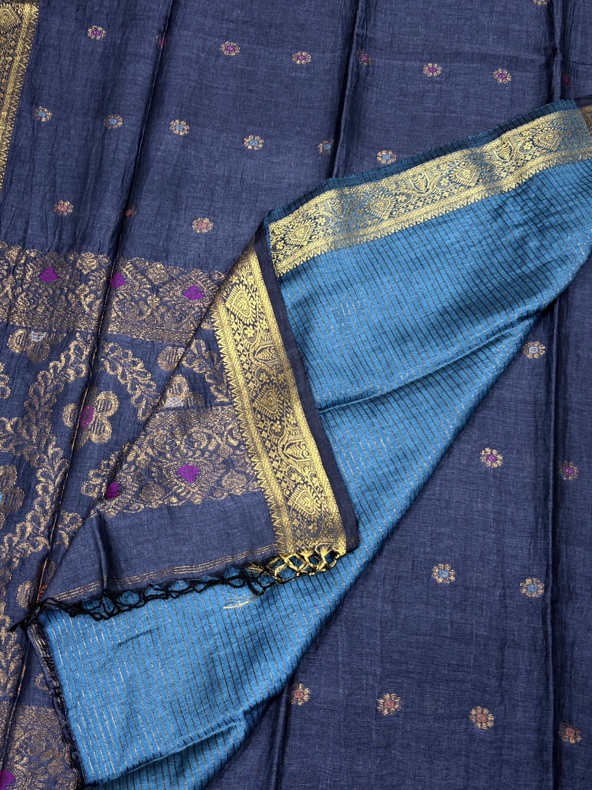 Gray Floral Mina Buta Organic Linen Jamdani Saree - Image 4