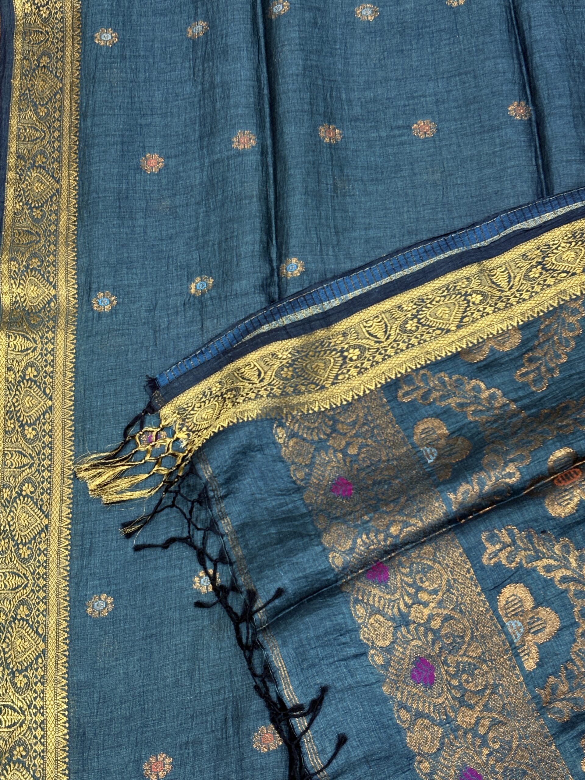 Ramagreen Floral Mina Buta Organic Linen Jamdani Saree - Image 8