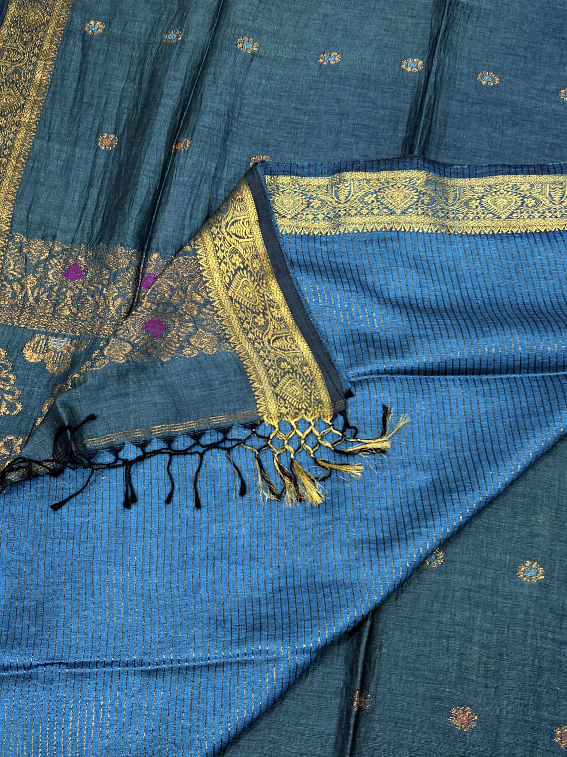Ramagreen Floral Mina Buta Organic Linen Jamdani Saree - Image 4