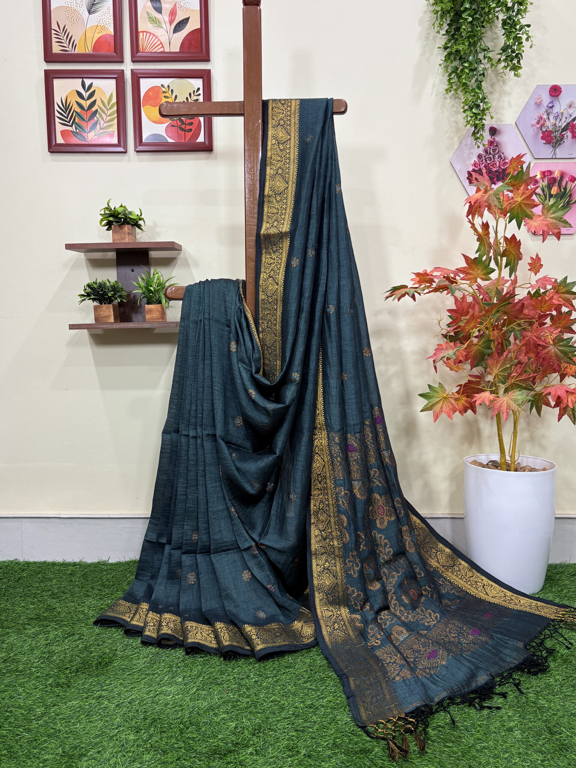 Ramagreen Floral Mina Buta Organic Linen Jamdani Saree