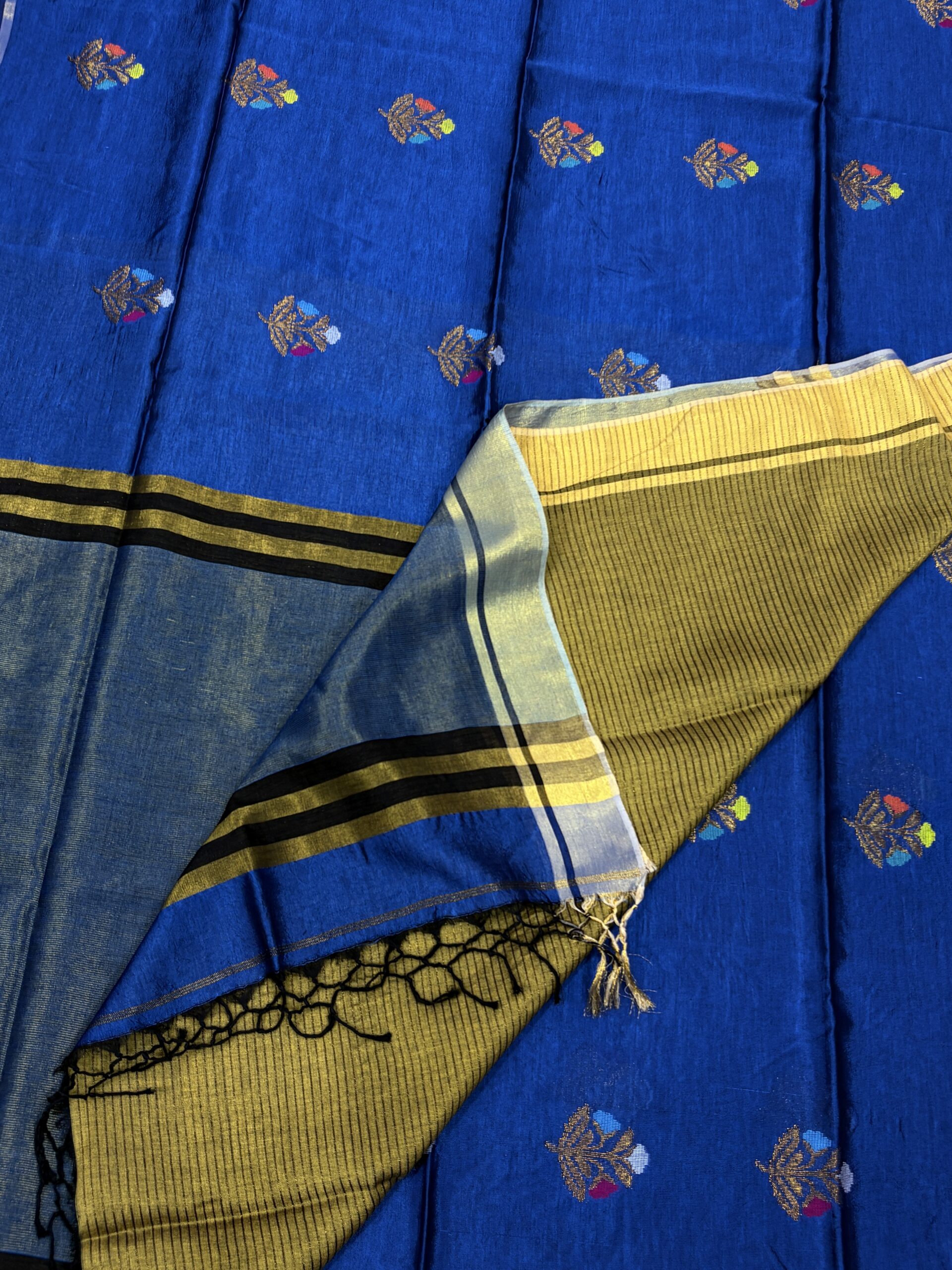 Blue Katan Silk Jamdani Saree with Blouse Piece - Image 4