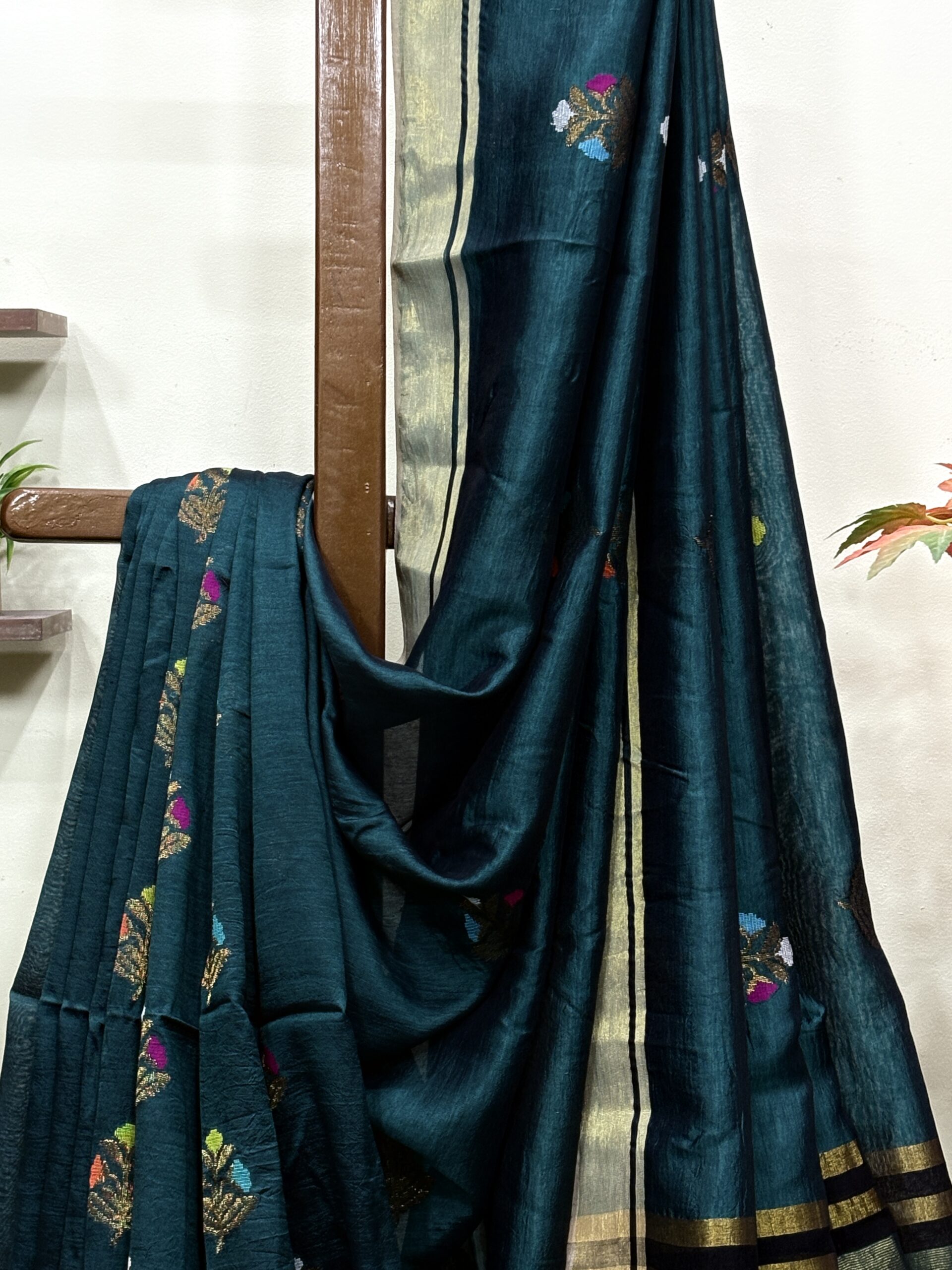 Rama Green Katan Silk Jamdani Saree with Blouse Piece - Image 2