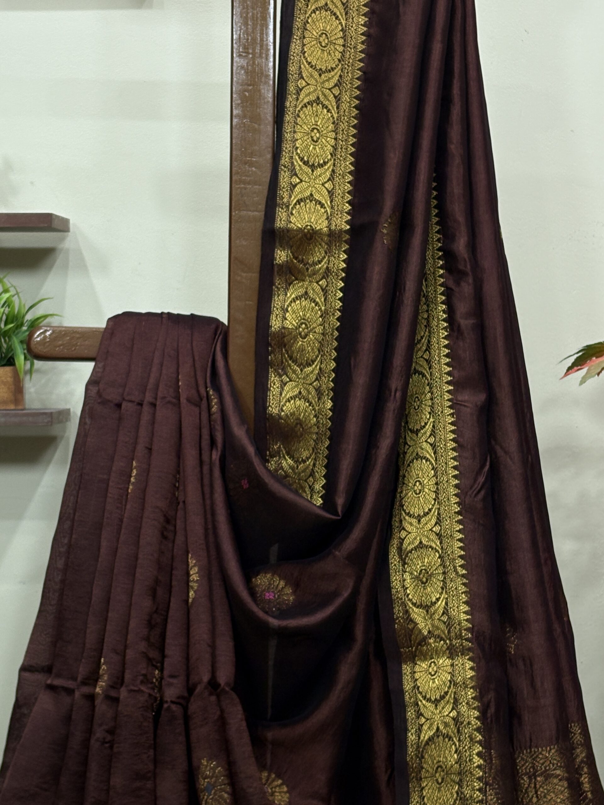 Dark Bwown Katan Silk Jamdani Saree with Blouse Piece - Image 3