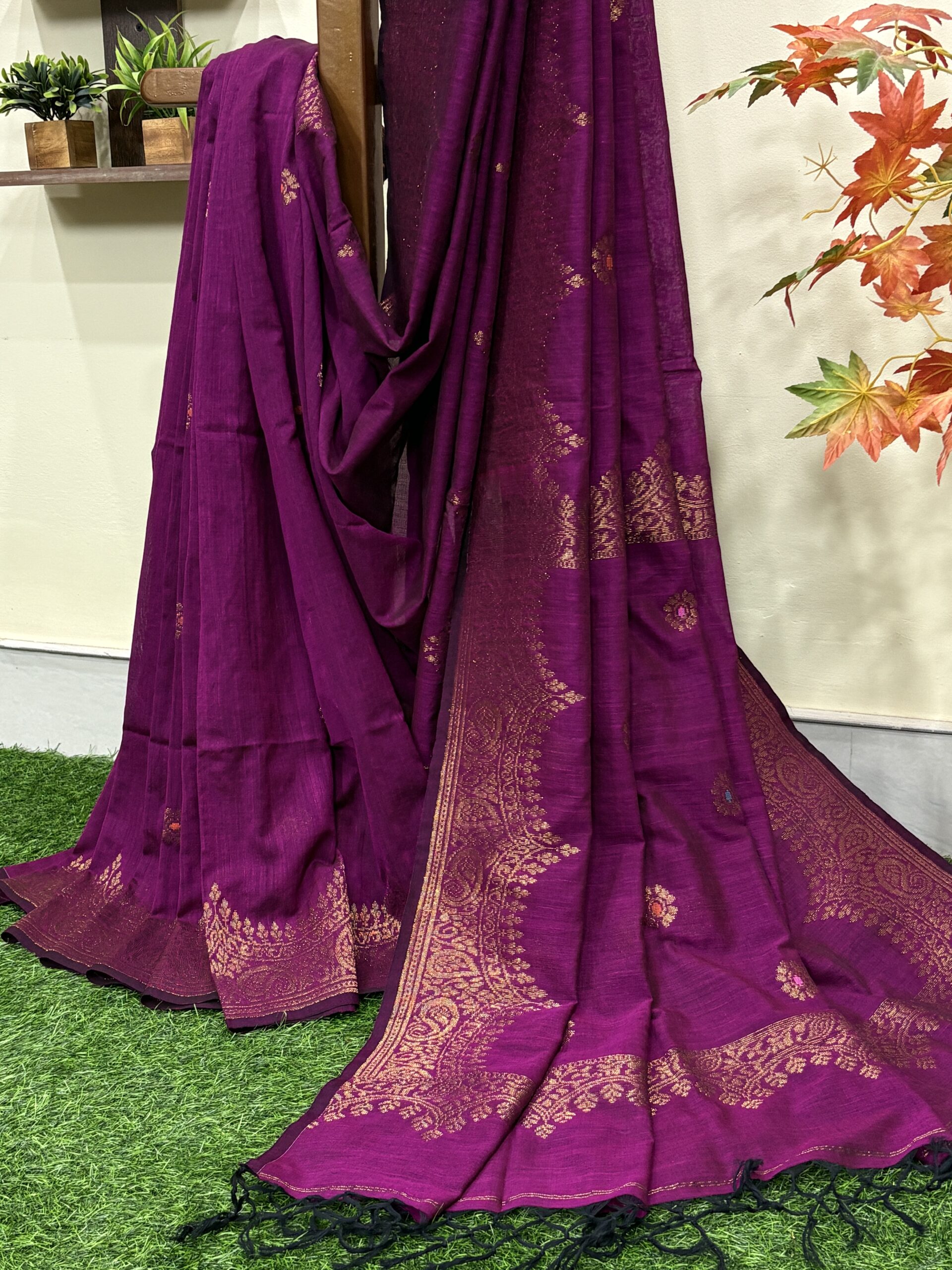 Beetroot Handloom Organic Cotton Party Wear Jamdani Saree - Image 3