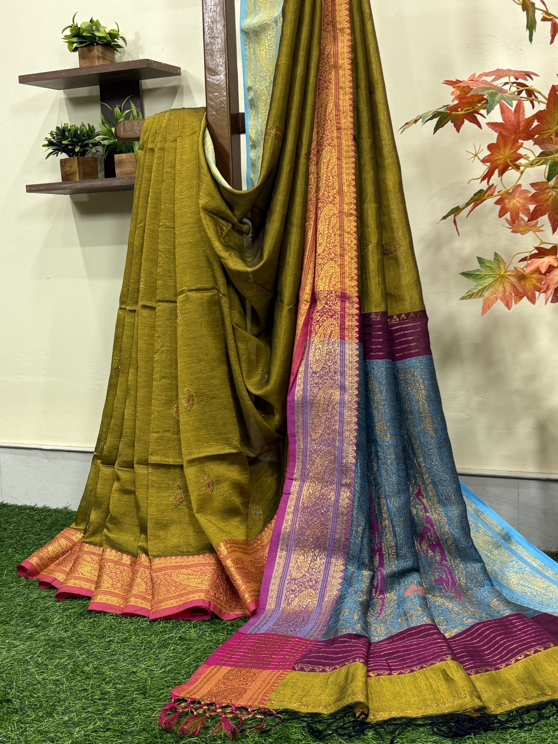 Golden Paisley Katan Silk Jamdani Saree with Blouse Piece - Image 2