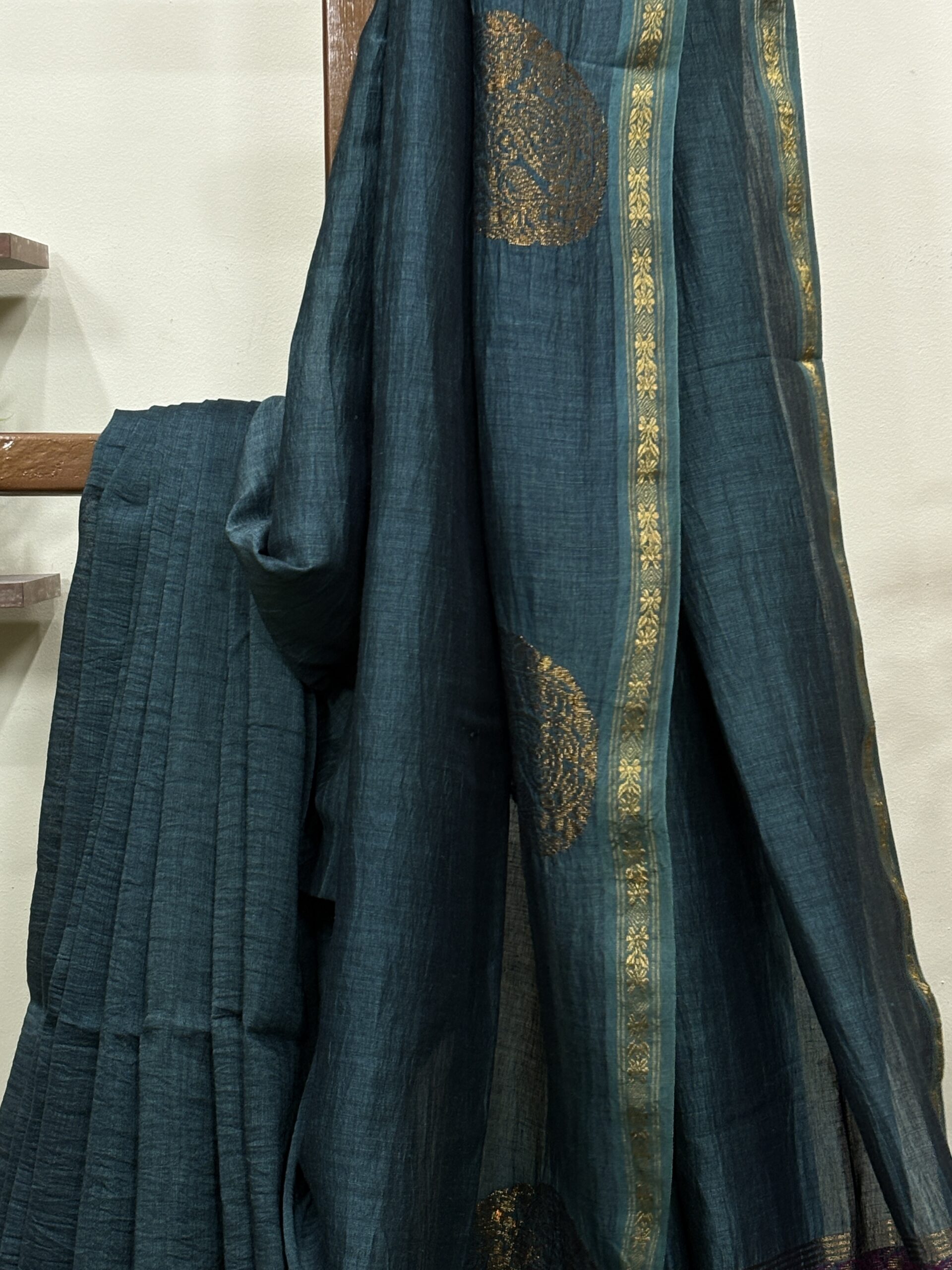Ramagreen Paisley Buta Organic Linen Jamdani Saree with Designer Blouse Piece - Image 3