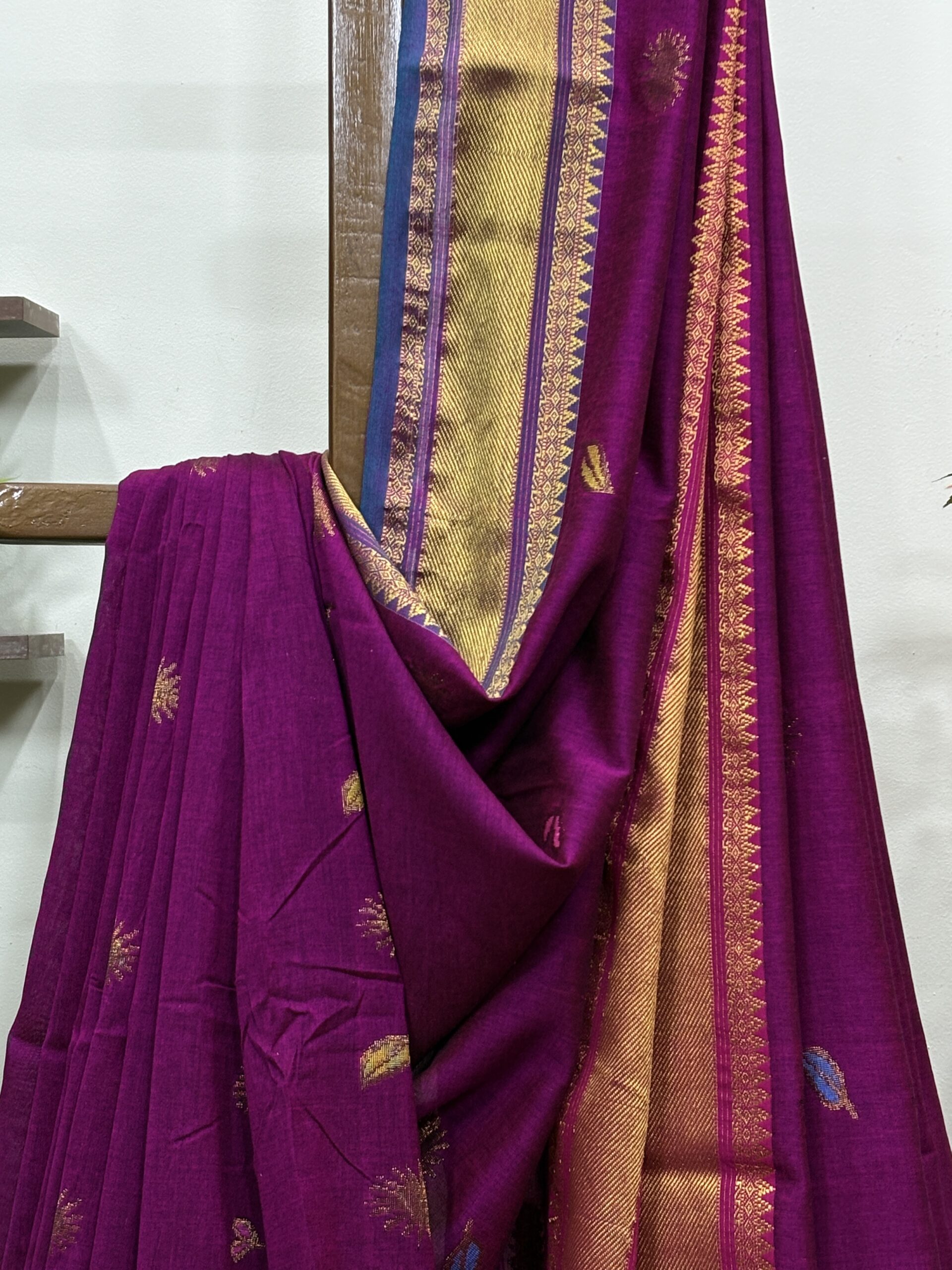 Beetroot Handloom Premium Soft Cotton Silk Party Wear Jamdani Saree with Blouse Piece - Image 3