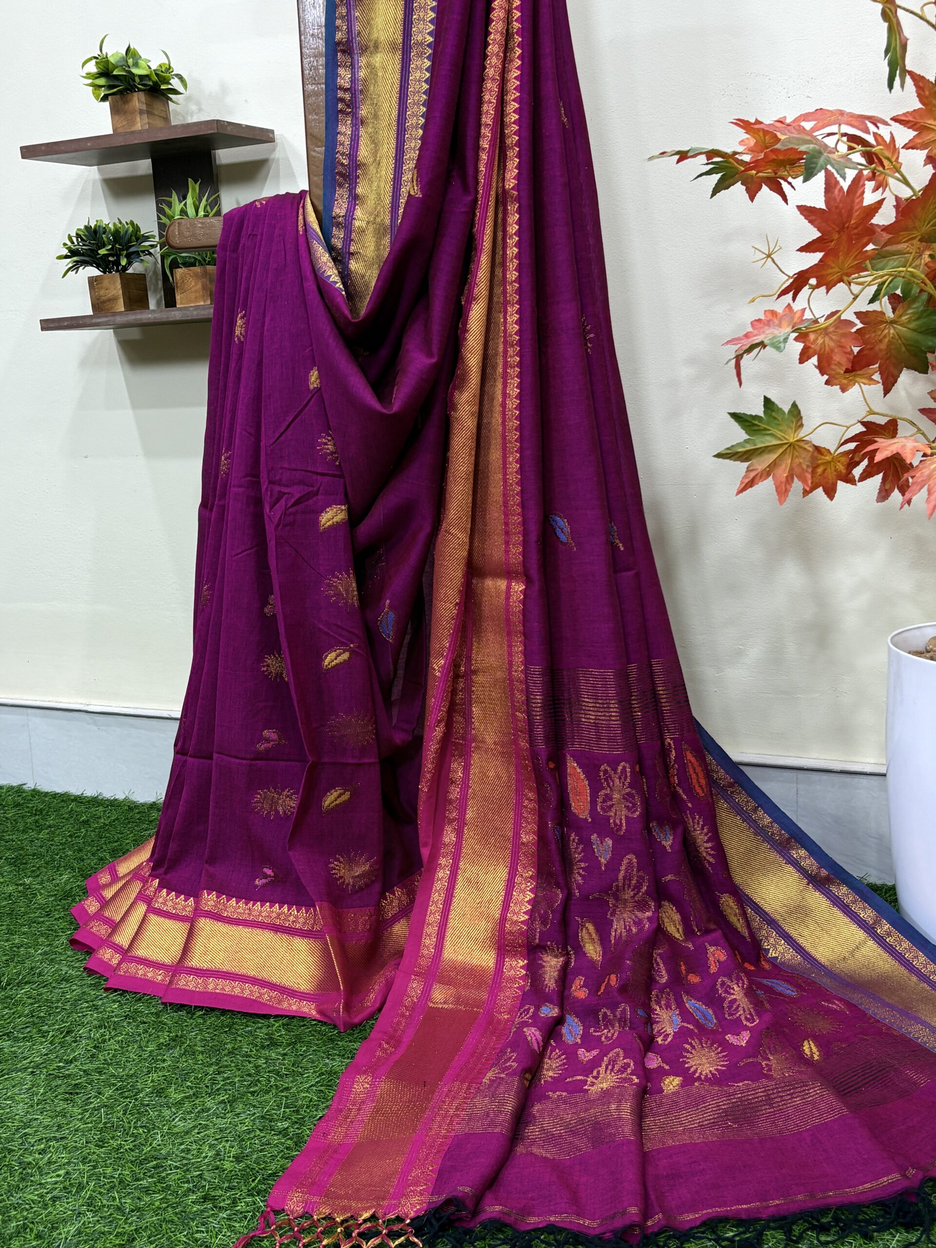 Beetroot Handloom Premium Soft Cotton Silk Party Wear Jamdani Saree with Blouse Piece - Image 4