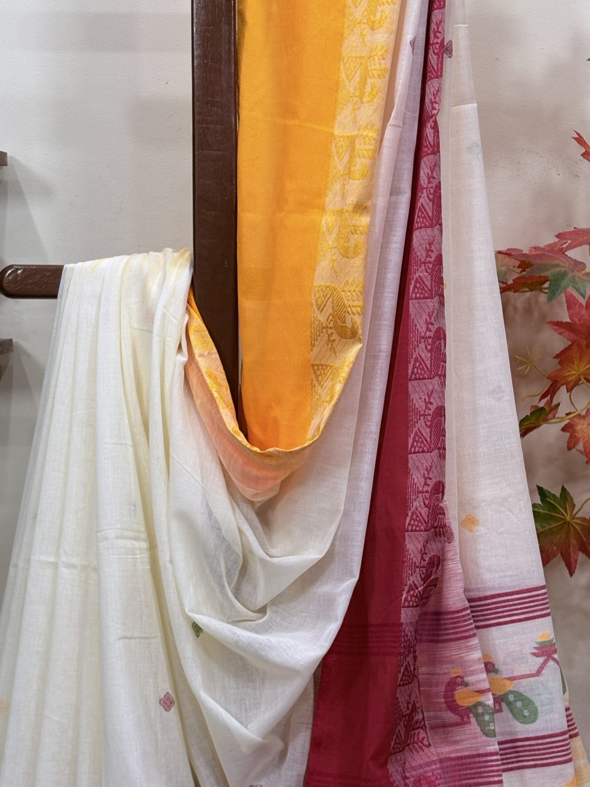 Off-White Handloom Cotton Khadi Ikkat Jamdani Saree - Image 3