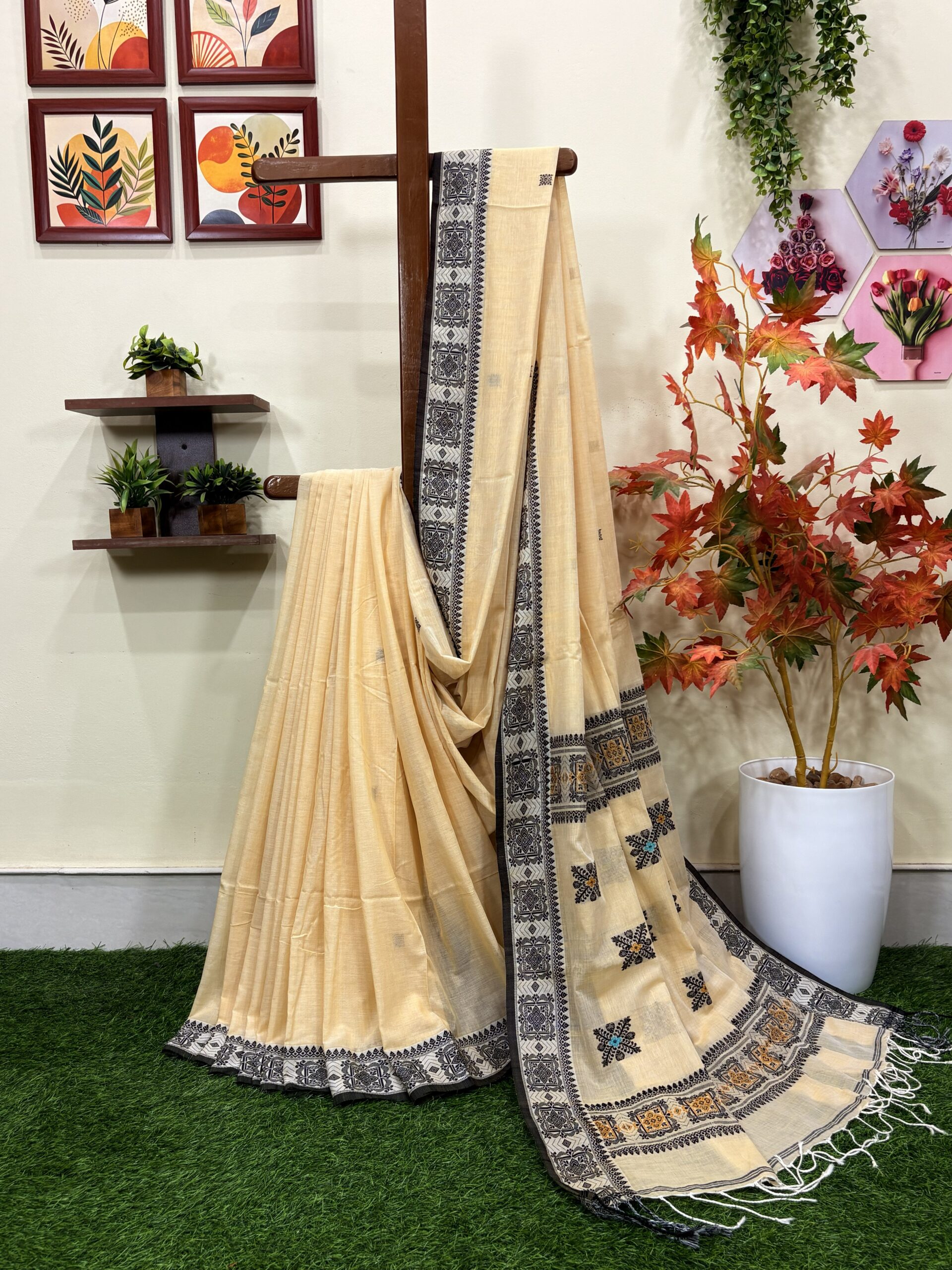 Beige Handloom Cotton Khadi Jamdani Saree