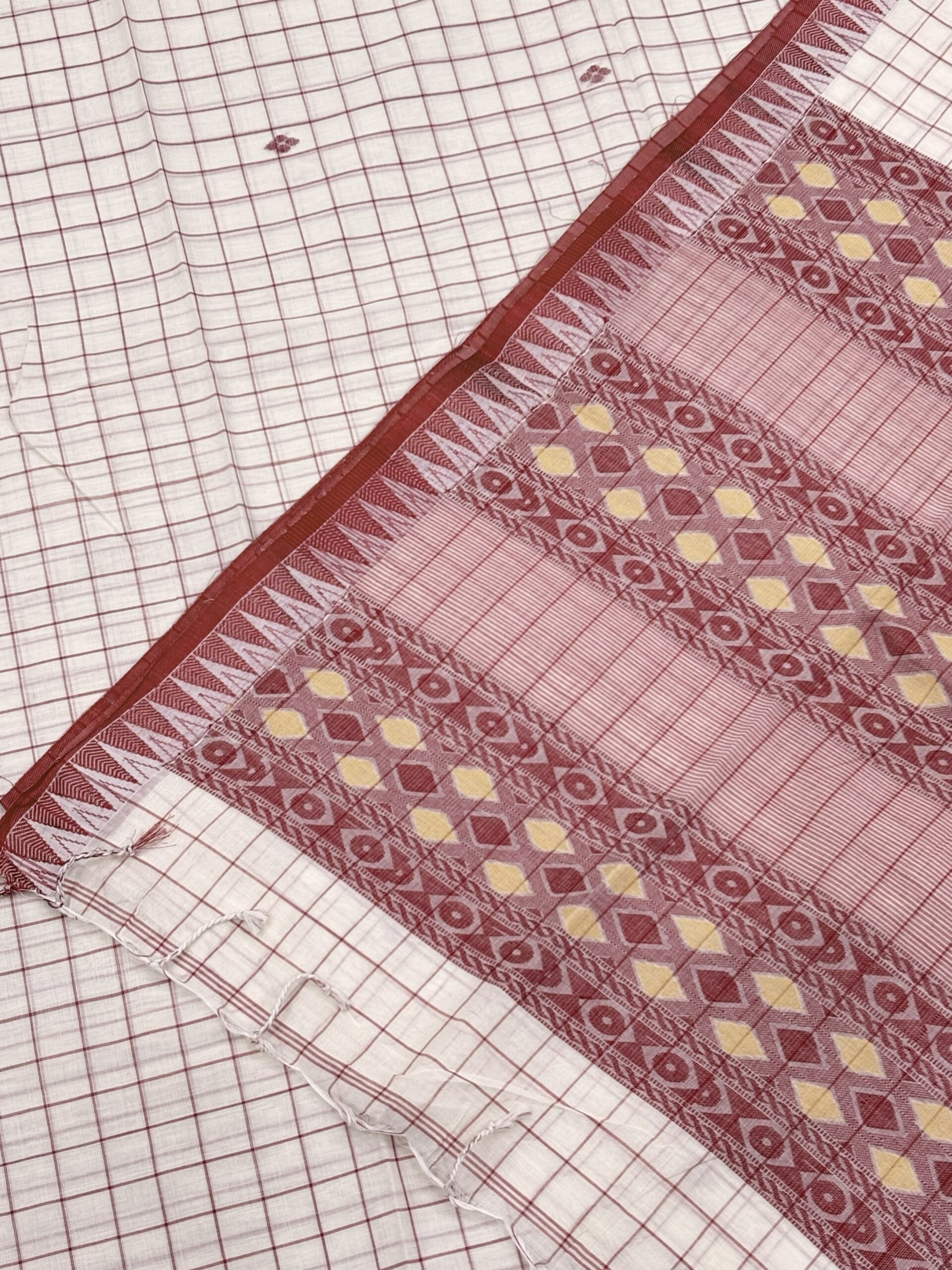 Off-White Handloom Mercerised Cotton Chacks Jamdani Saree - Image 7