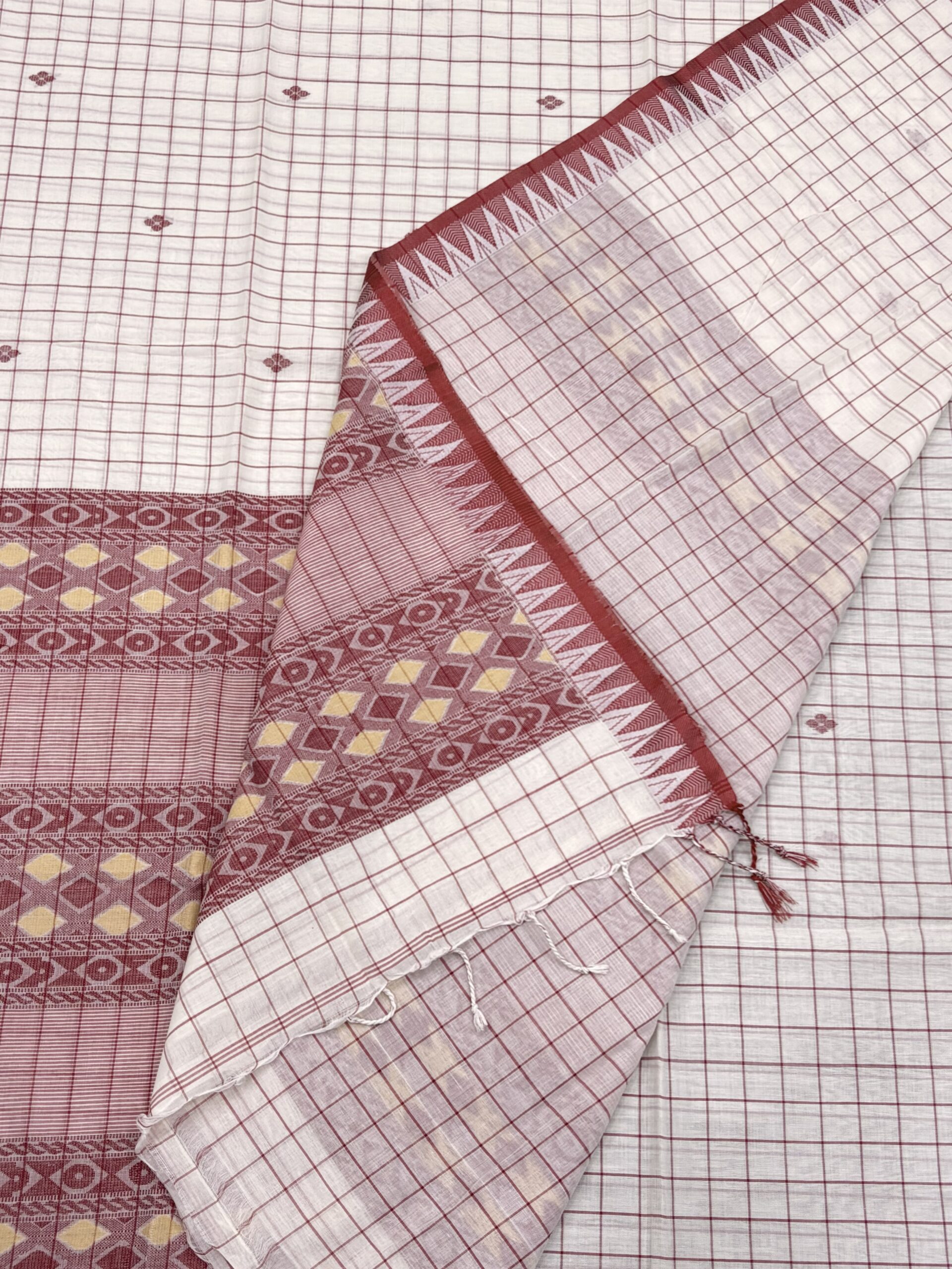 Off-White Handloom Mercerised Cotton Chacks Jamdani Saree - Image 4